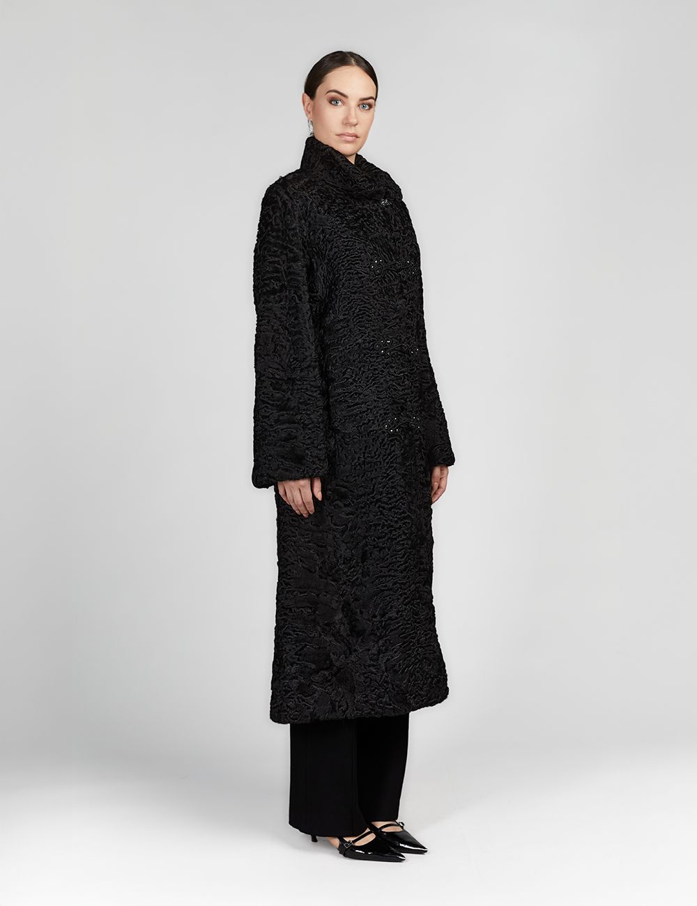 Cappotto lungo in persiano con bottoni gioiello nero 125cm