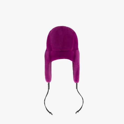 Cappello in visone con para orecchie viola