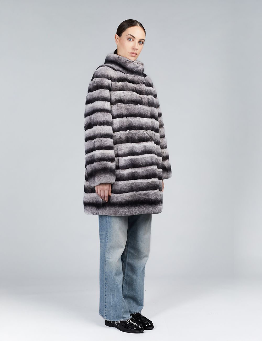 Cappotto in rex con collo alto bianco e nero 85cm