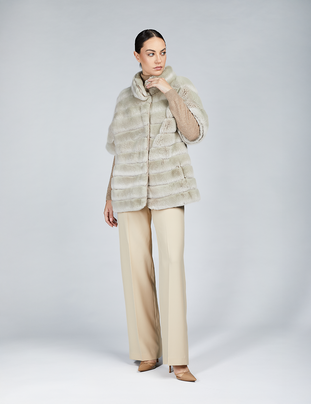 Mantella in rex con retro in lana beige 70cm