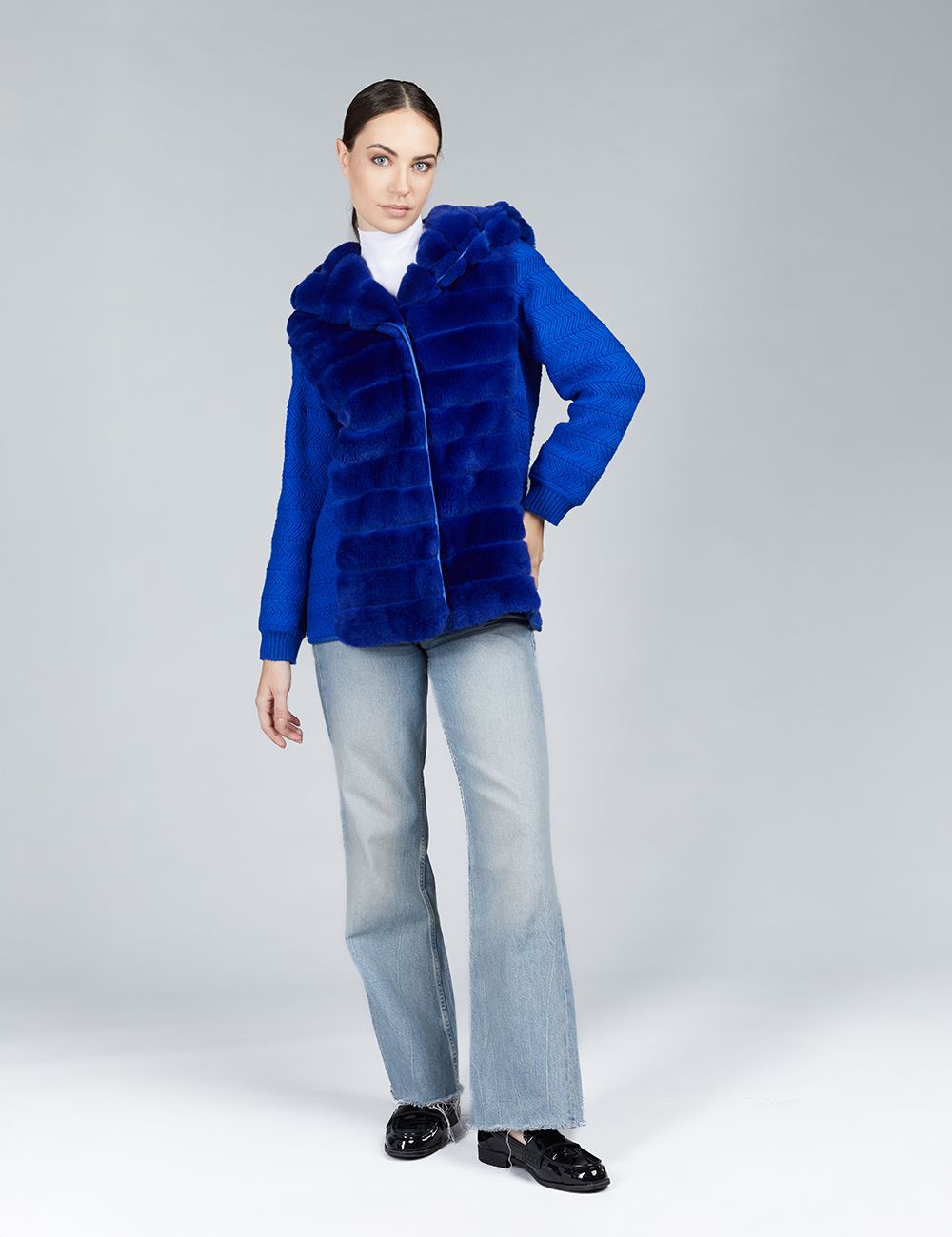 Giacca in rex e maglia reversibile con cappuccio blu elettrico 70cm
