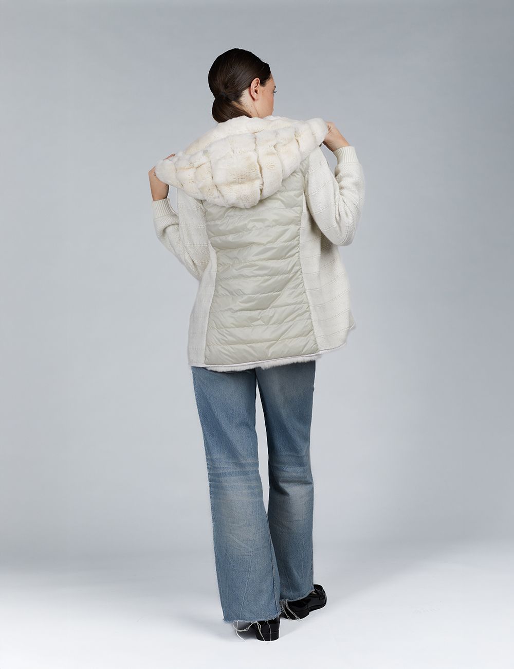 Veste en rex et maillot réversible avec capuche blanche de 70cm.