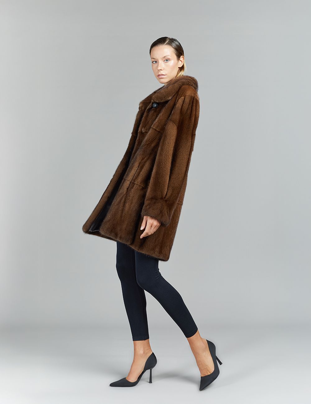 Cappotto in visone con collo inglese demi buff 85 cm