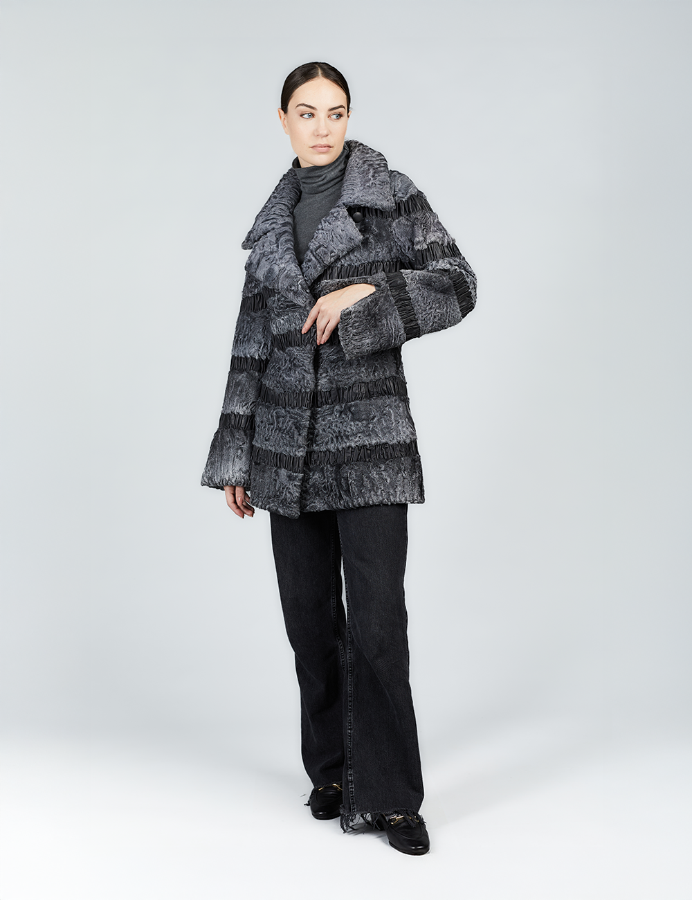 Cappotto corto in persiano con collo ampio grigio 75cm