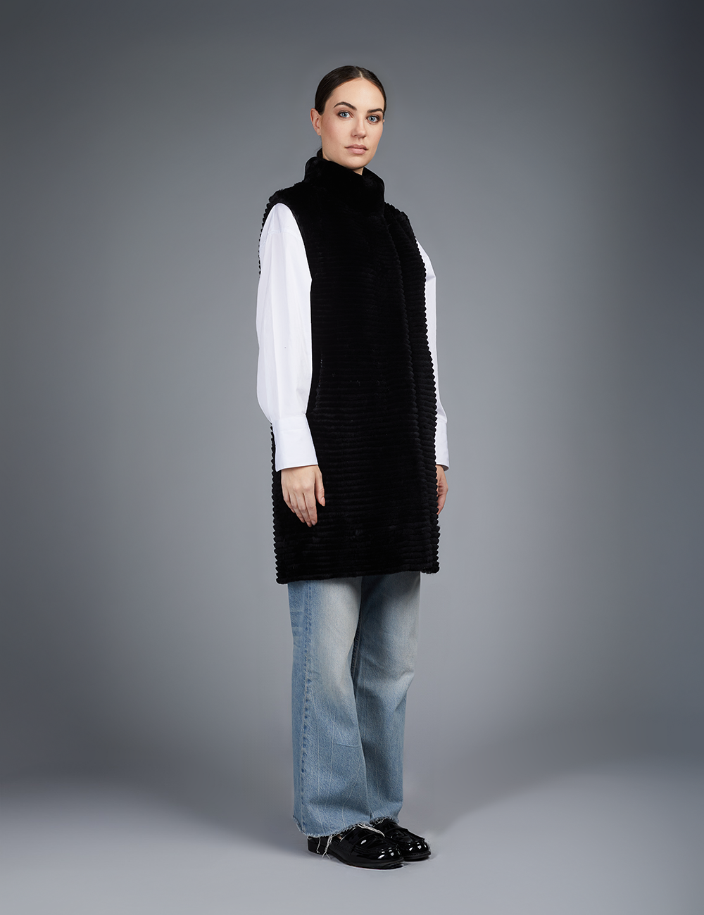 Gilet lungo in rex reversibile con chiusura a bottoni, nero, 90 cm