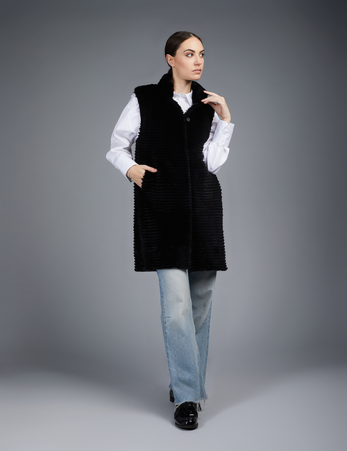 Gilet lungo in rex reversibile con chiusura a bottoni, nero, 90 cm