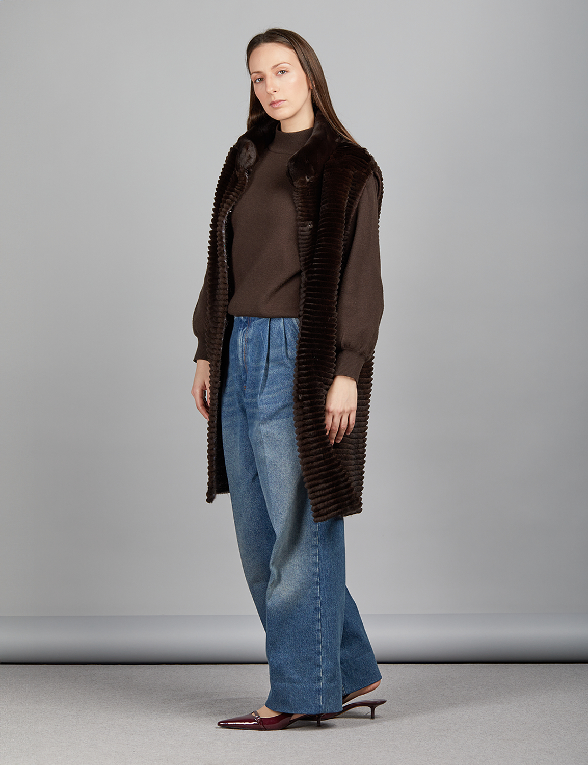 Gilet lungo in rex reversibile con chiusura a bottoni, marrone, 90 cm