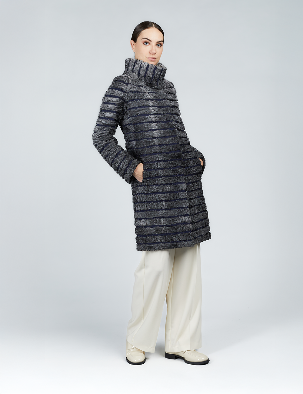 Cappotto in persiano con collo alto grigio 95cm