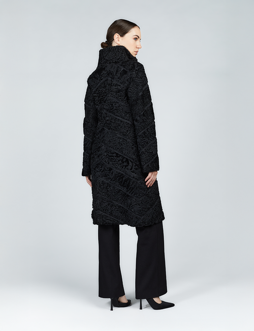 Manteau persan avec col haut noir de 100cm