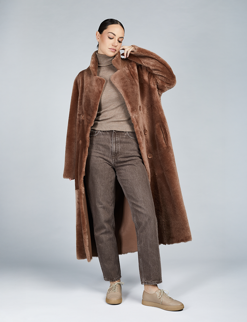 Manteau long en peau de mouton réversible marron de 120cm