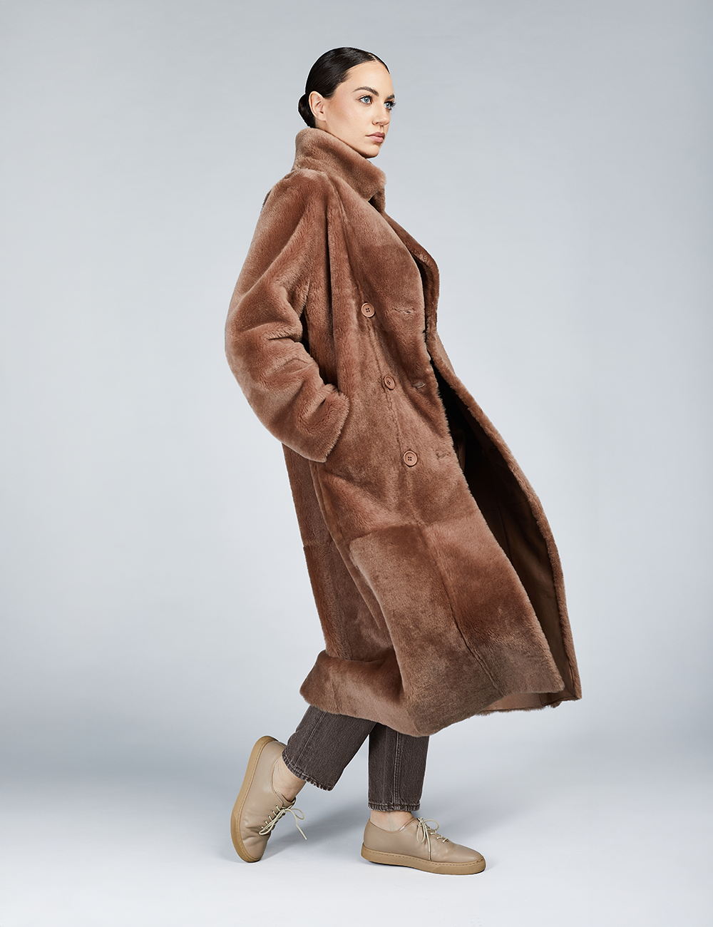 Manteau long en peau de mouton réversible marron de 120cm
