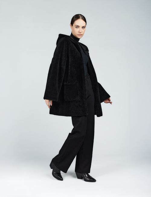 Cappotto in montone con zip e cappuccio reversibile nero 80cm