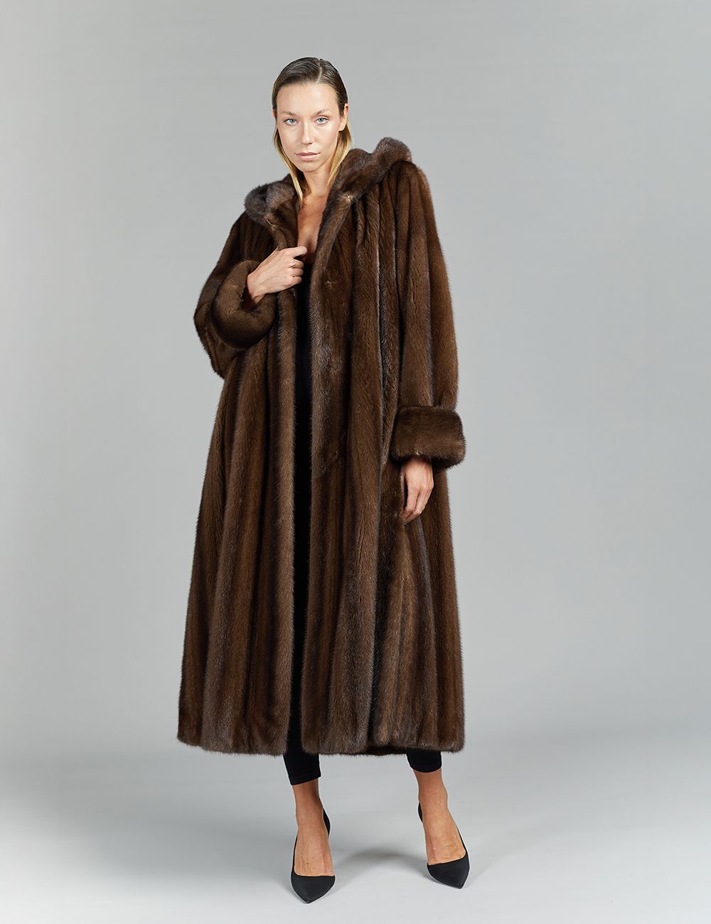 Cappotto lungo in visone, con cappuccio, demi buff, 130 cm