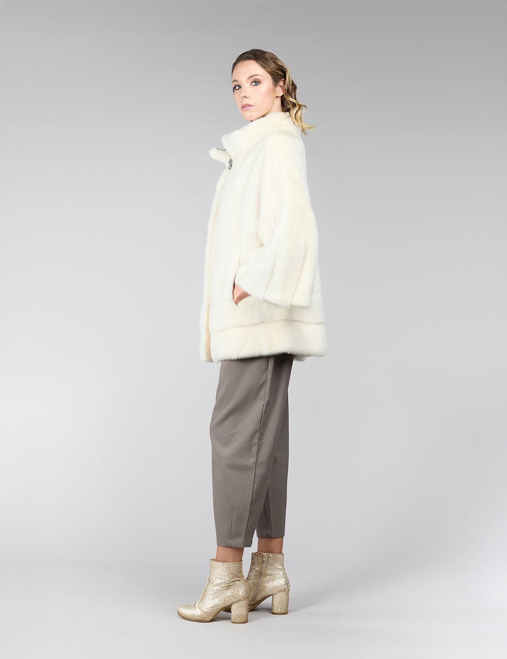 Cappotto in visone, collo alto, bianco, 70 cm