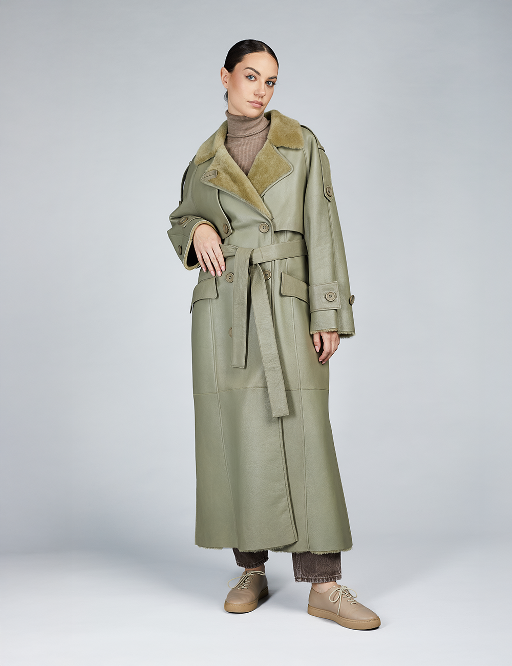 Cappotto lungo in montone con cintura verde 130cm