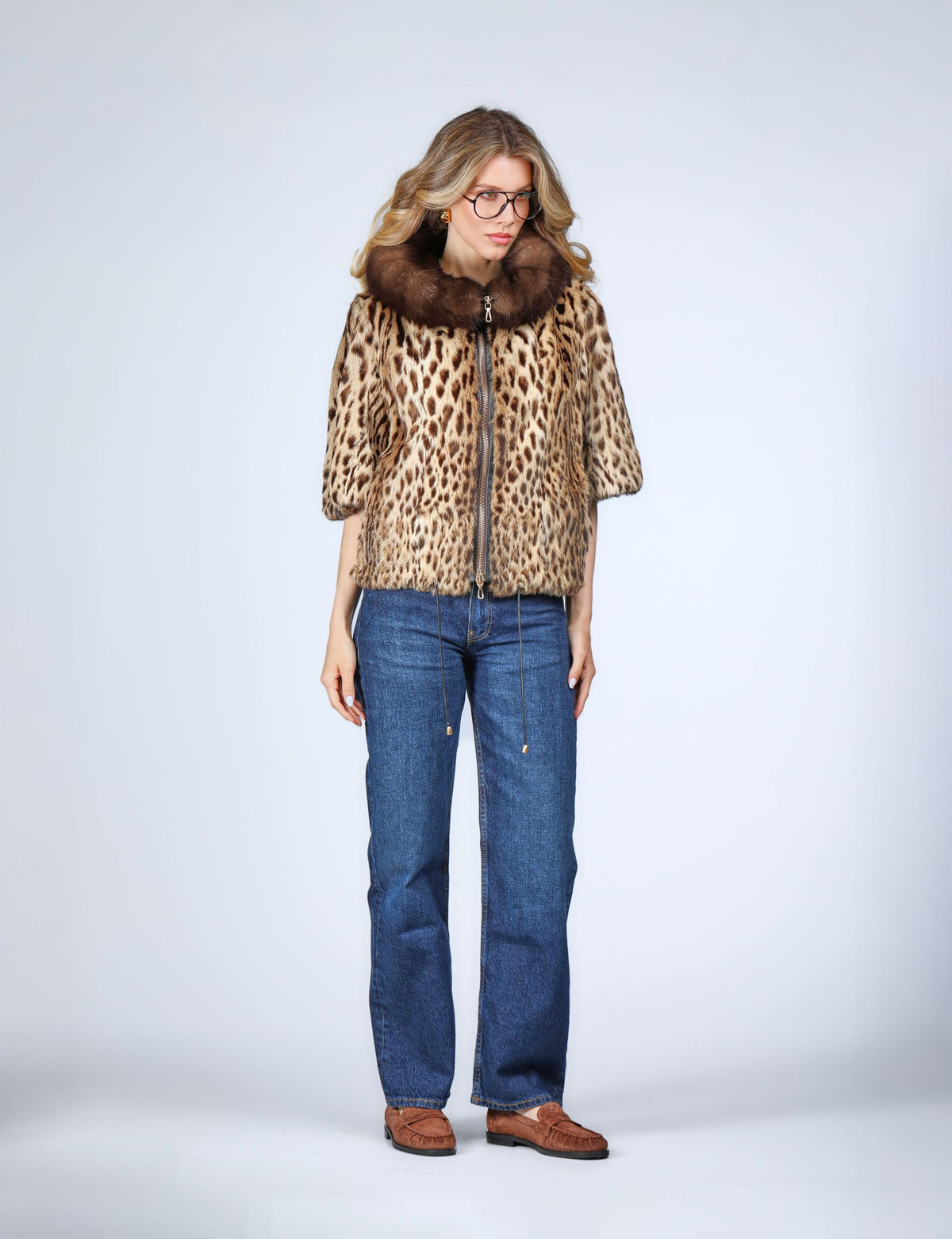 Giacca corta in gatto leopard con collo in zibellino
