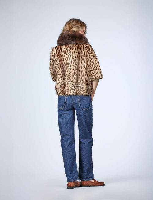 Giacca corta in gatto leopard con collo in zibellino