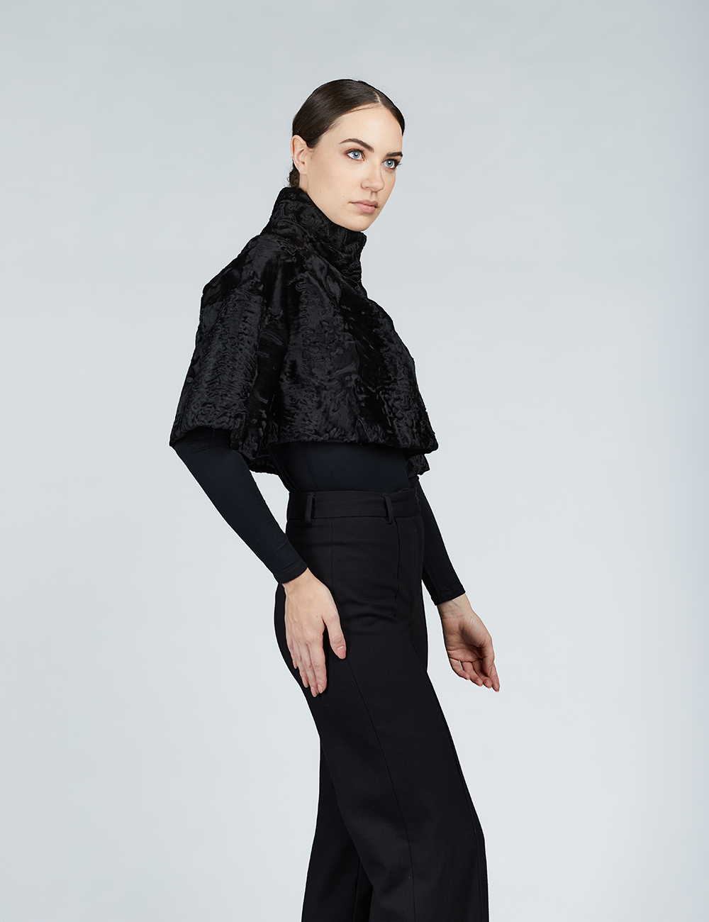 Coprispalle in persiano elegante nero 40cm