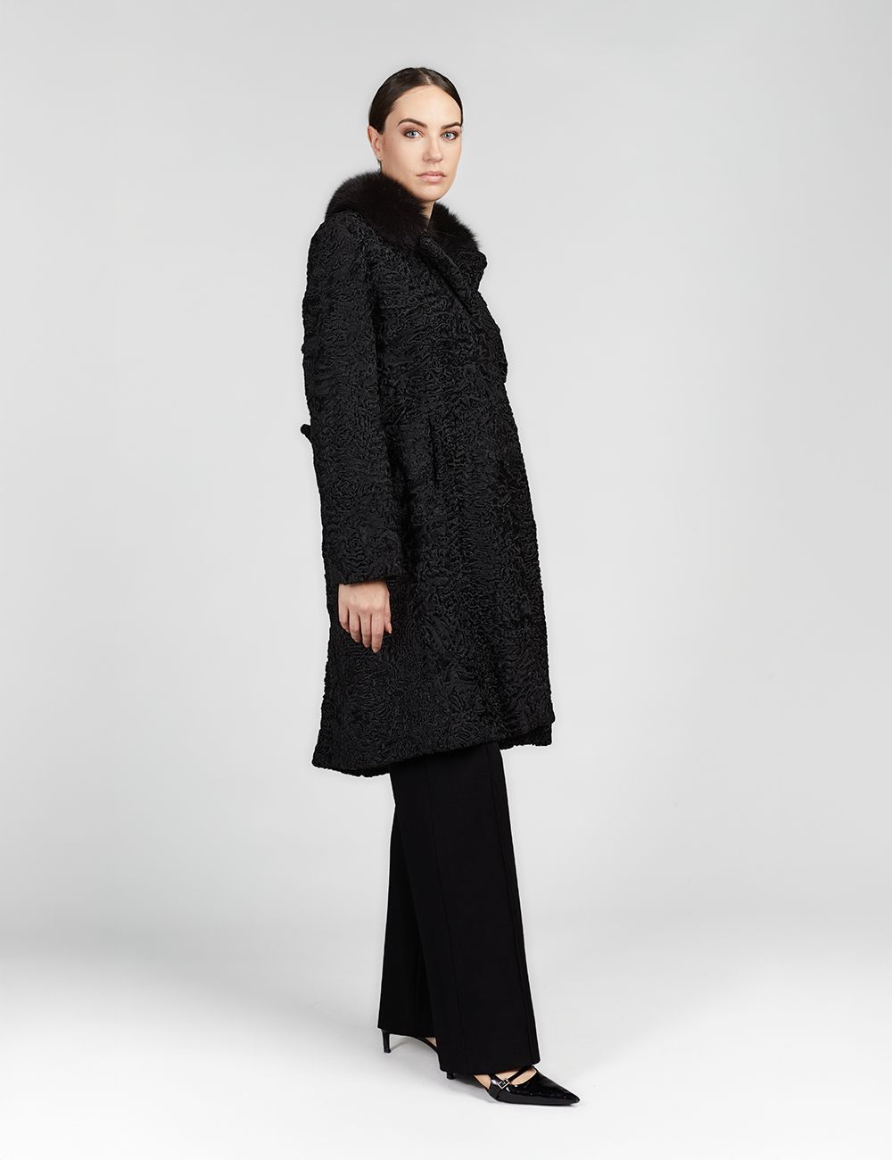 Cappotto al ginocchio in persiano con collo in volpe nero 100cm