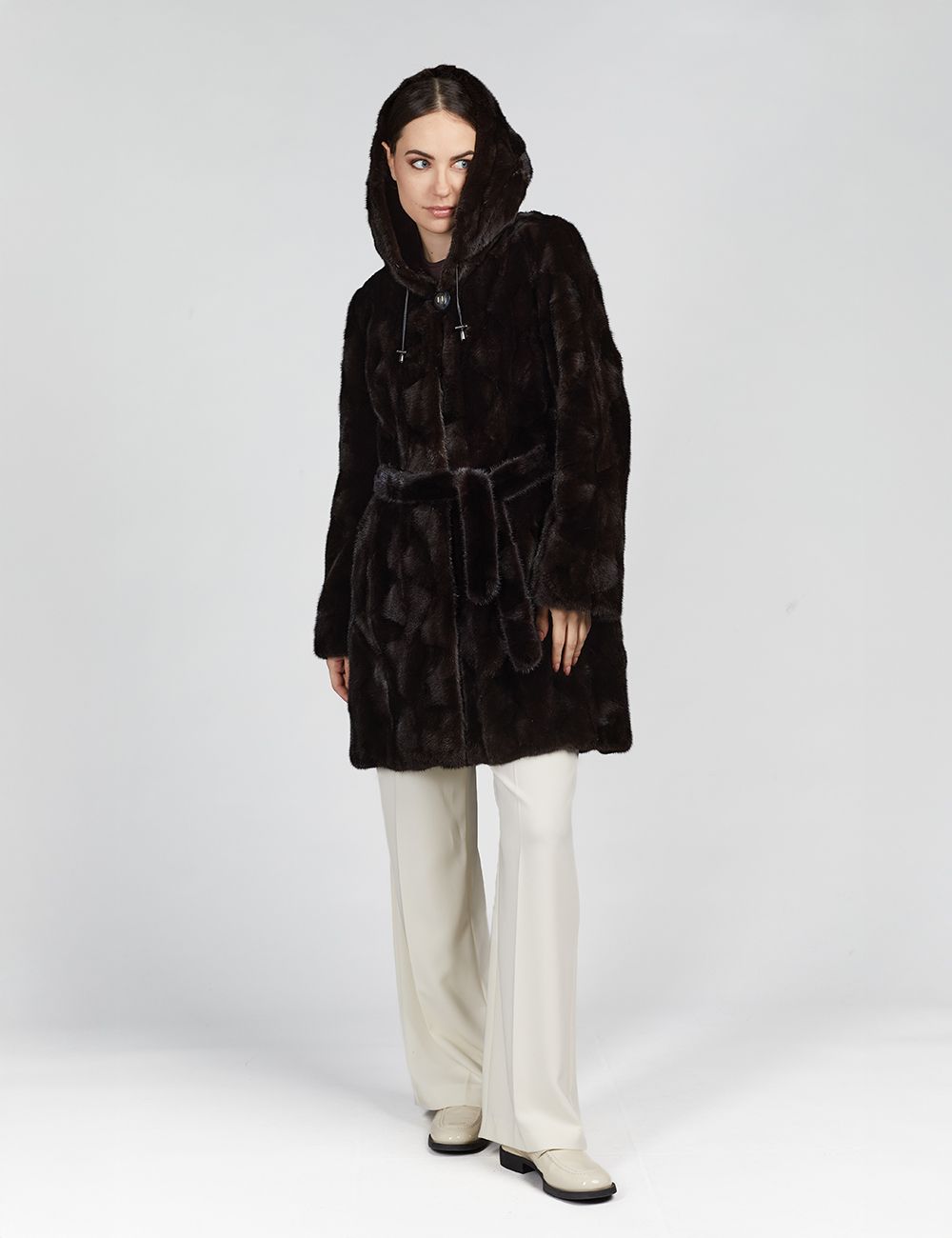 Cappotto al ginocchio in visone con cappuccio e cintura nero 90cm