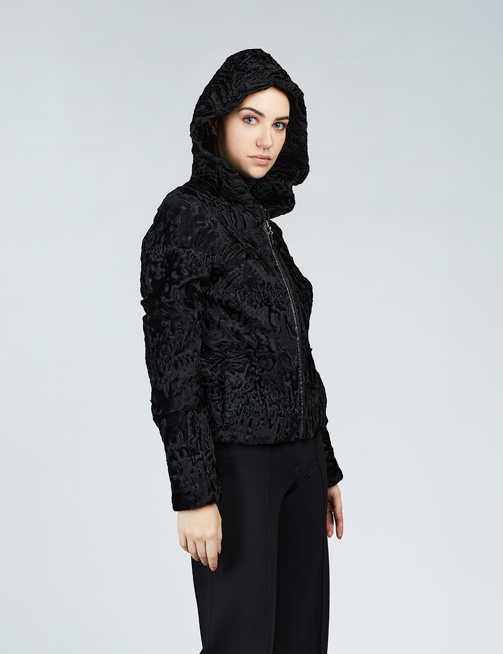 Bomber in persiano con zip e cappuccio nero 55cm