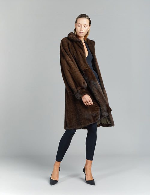 Cappotto in visone con collo alto, demi buff, 95 cm
