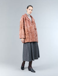 Cappotto in lambskin con collo inglese, rosa, 80 cm
