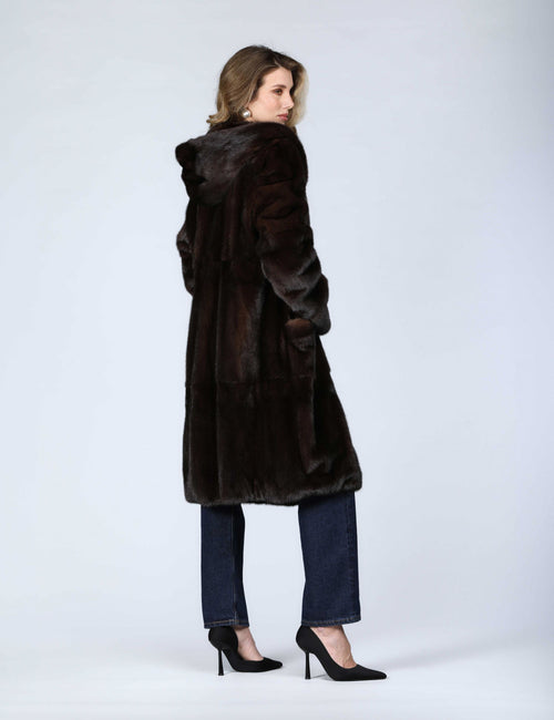 Cappotto di visone con cappuccio