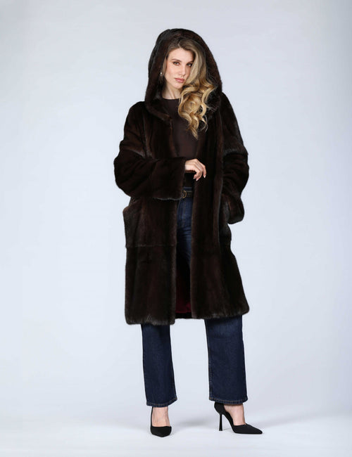 Cappotto di visone con cappuccio