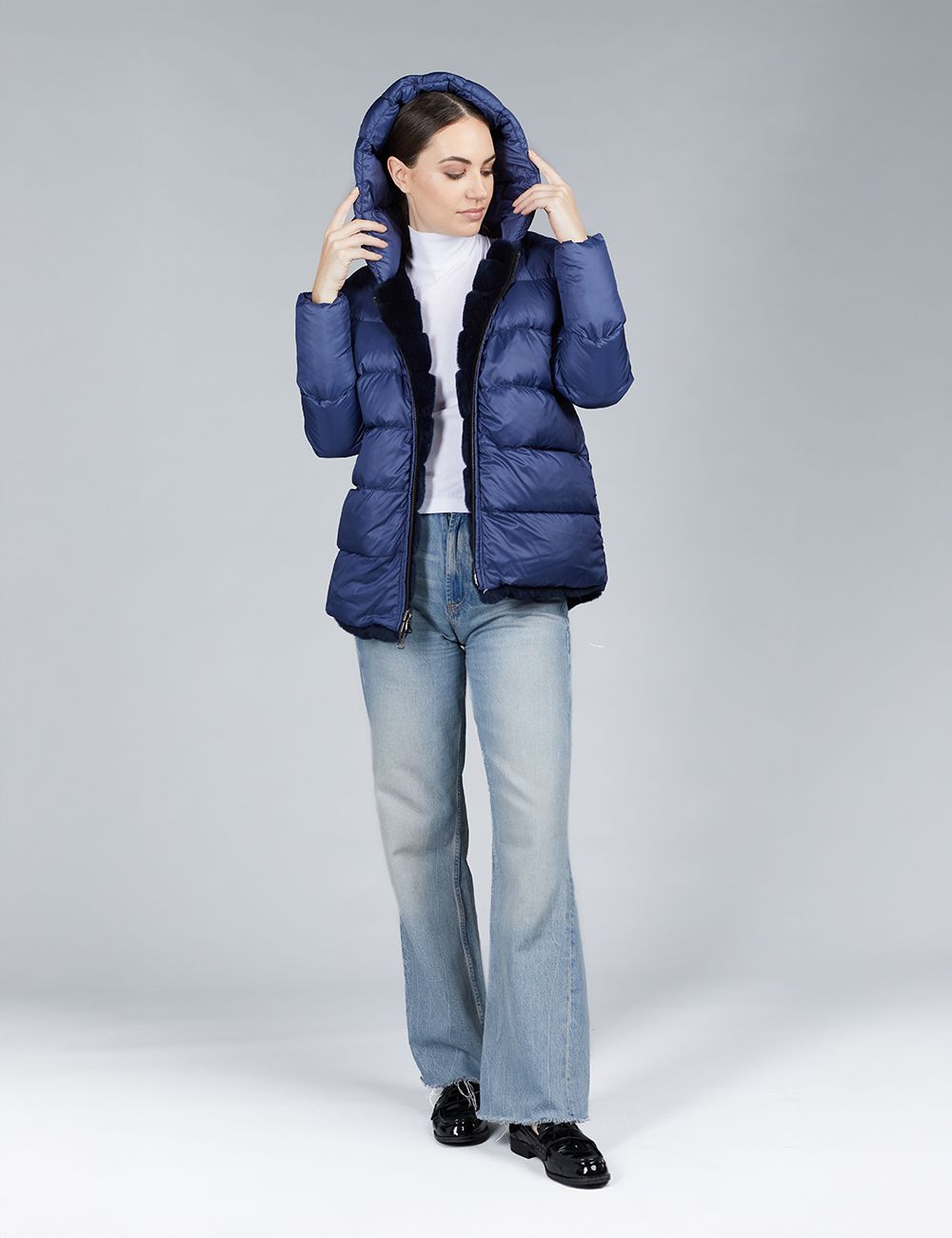 Piumino corto con cappuccio reversibile in rex blu notte 70cm