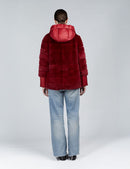 Doudoune courte avec capuche réversible en rex rouge 70cm