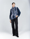 Giacca in visone pelle intera con motivi geometrici e zip blu notte 65cm