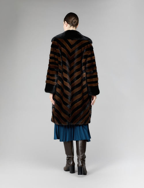 Knee-length mink coat with geometric inlays, demi buff, 95 cm.