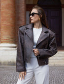 Chiodo crop di pelle con zip marrone 50 cm
