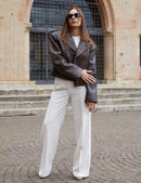 Chiodo crop di pelle con zip marrone 50 cm
