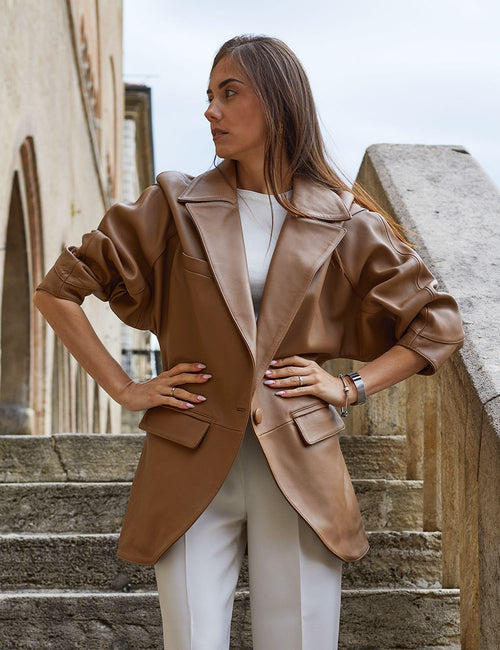 Blazer di pelle oversized cammello 80 cm