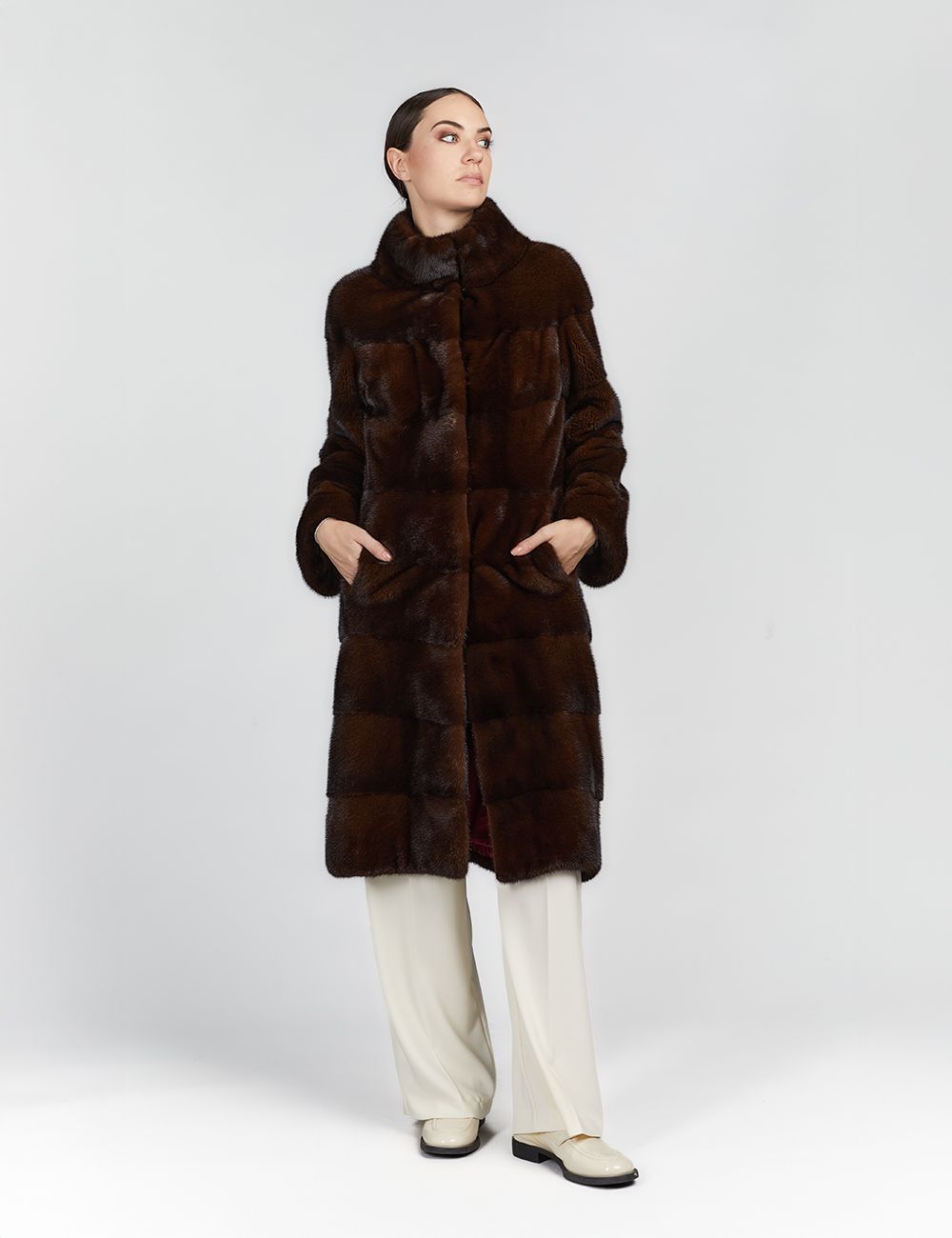Cappotto in visone lungo con collo alto mogano 105cm
