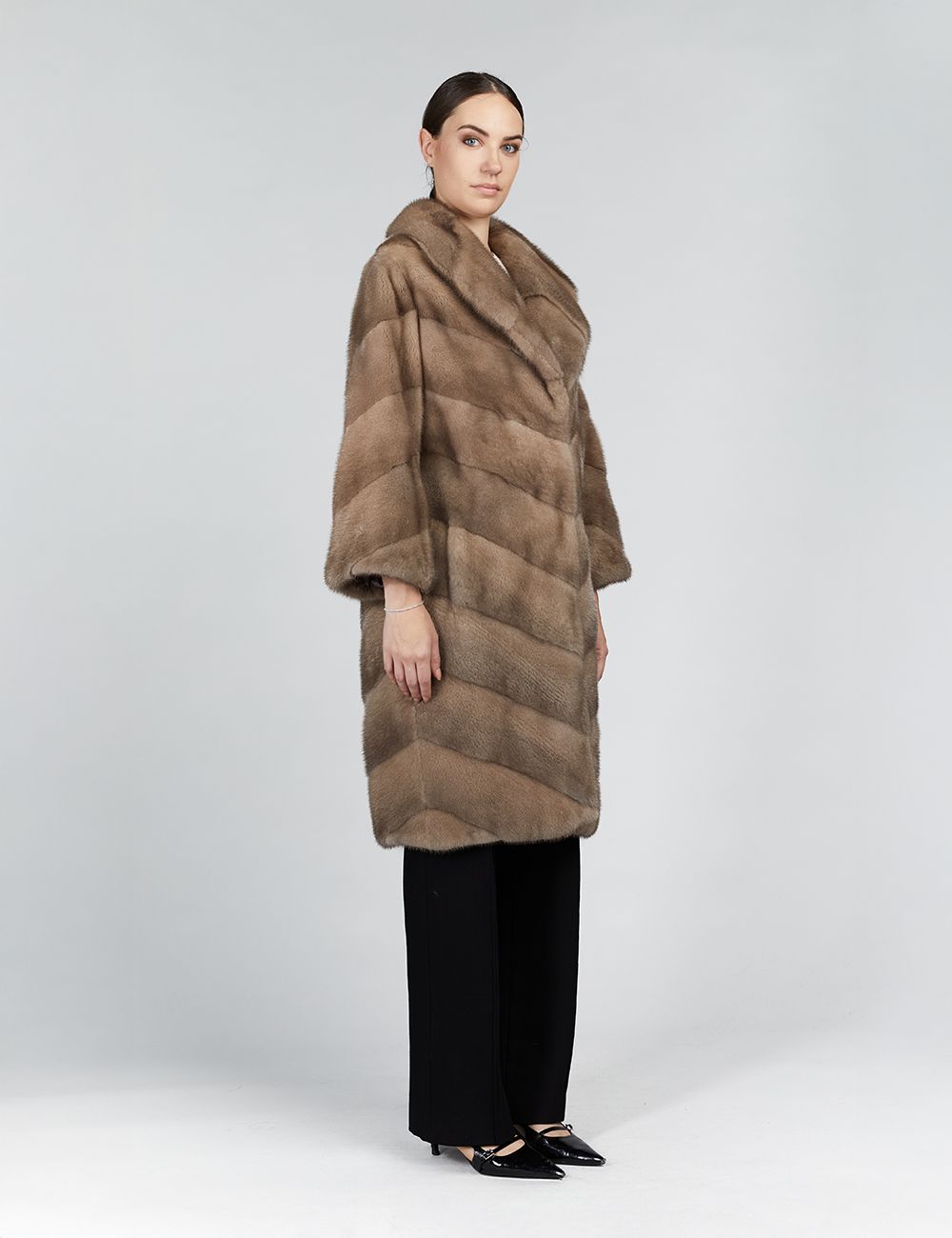 Cappotto in visone diagonale con collo inglese grigio 100cm