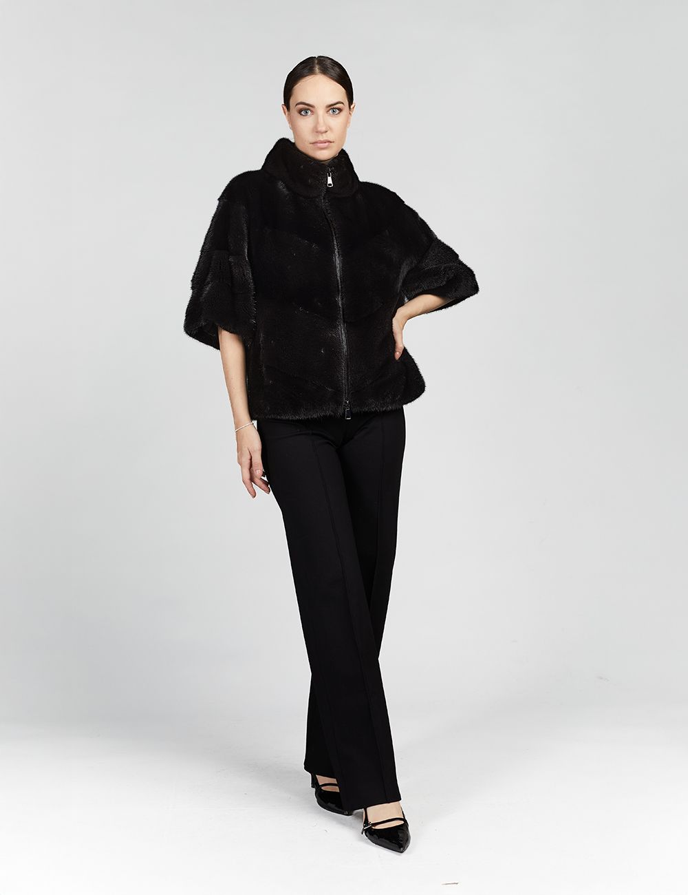 Giacca corta in visone con zip nero 60cm