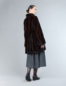 Manteau en vison, col rond, couleur acajou, 85 cm