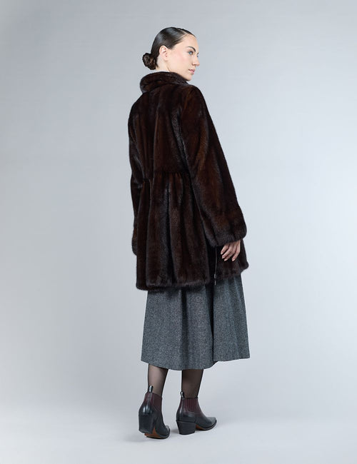 Manteau en vison, col rond, couleur acajou, 85 cm