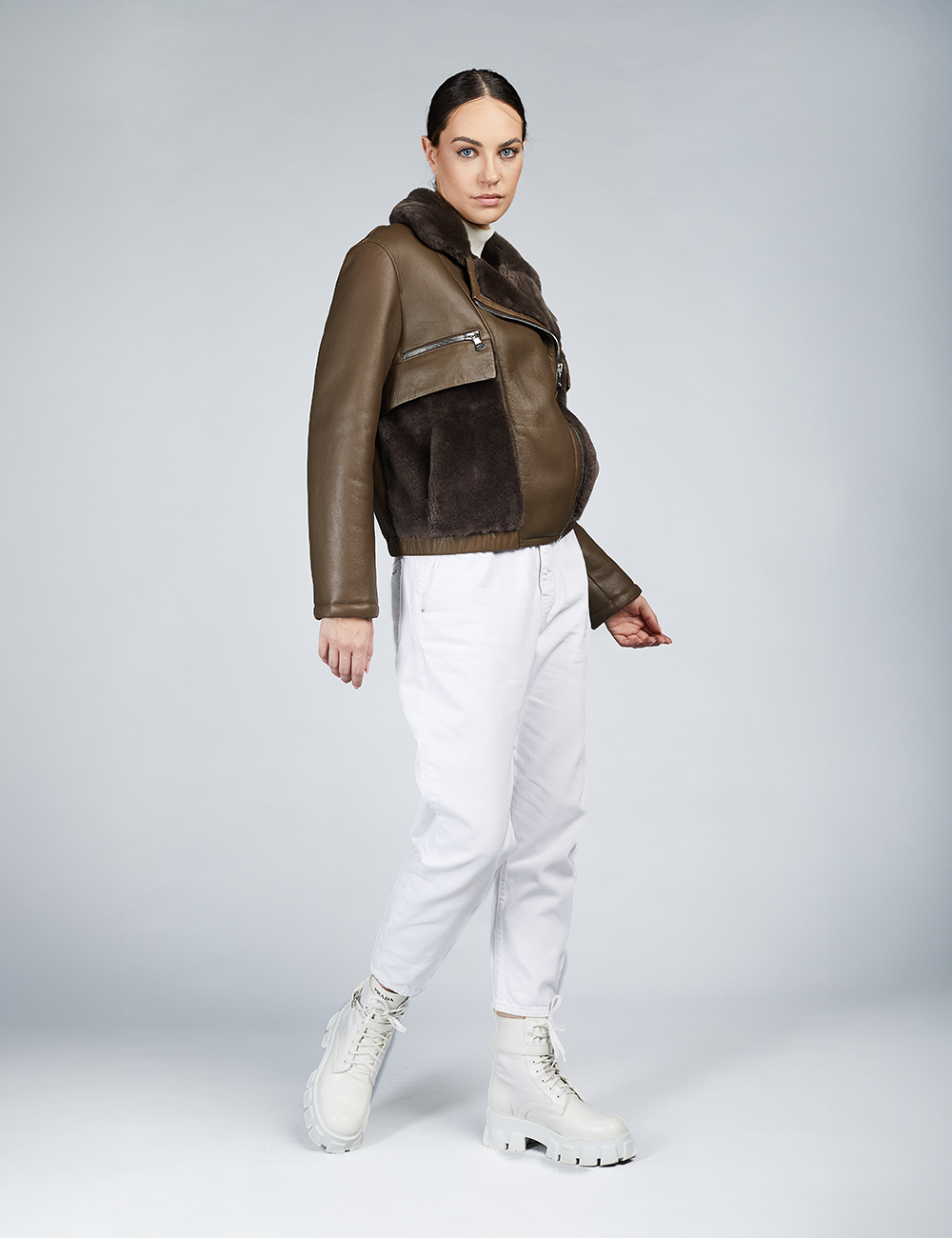 Giacca corta in montone con zip fango 60cm