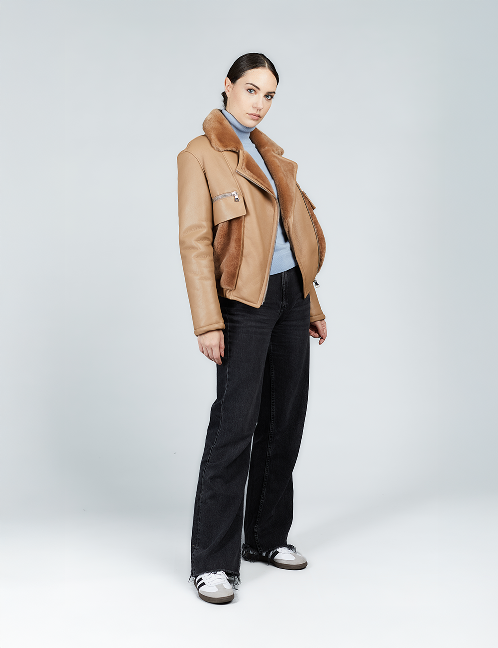Giacca corta in montone con zip beige 60cm