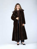 Cappotto in visone con cappuccio