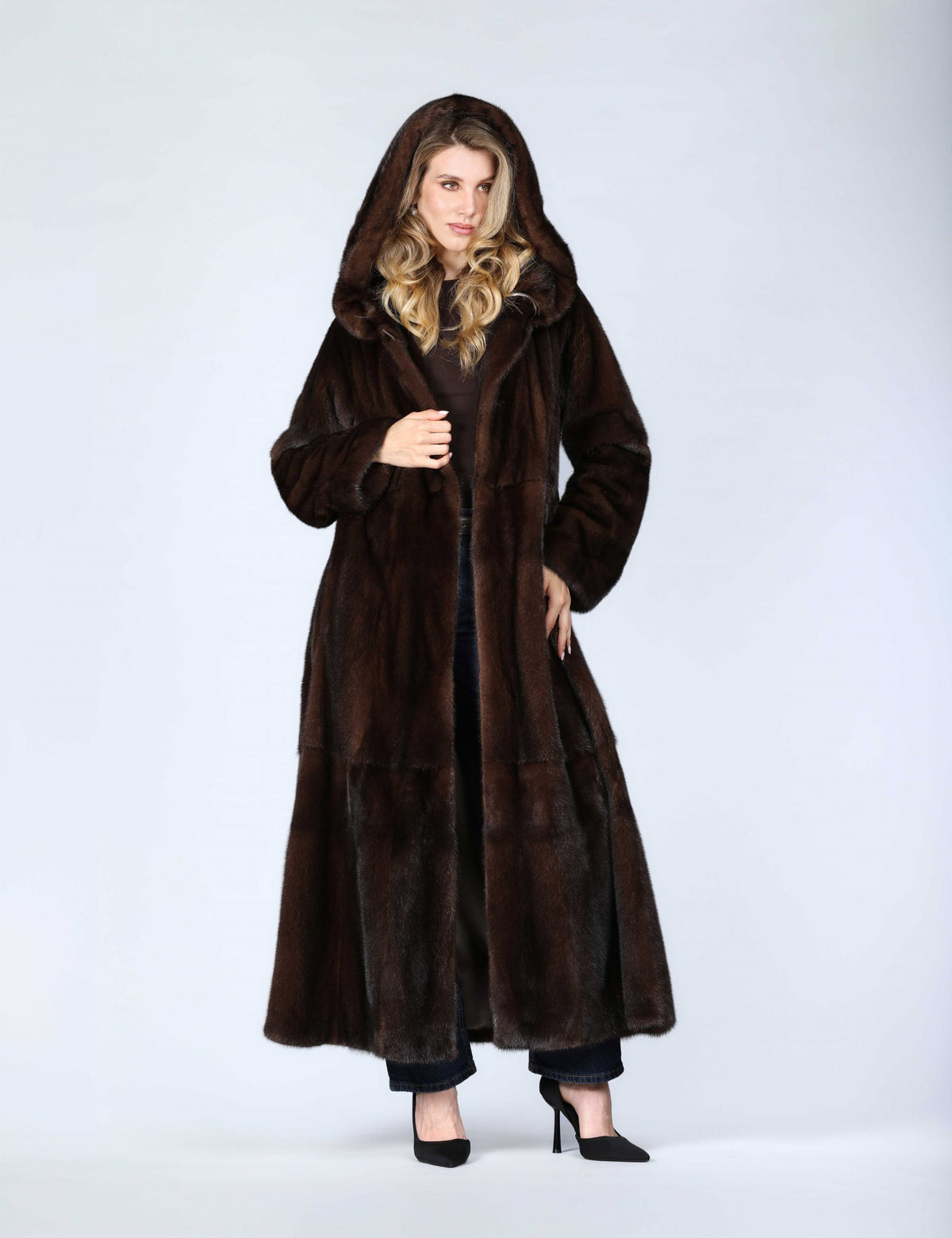 Cappotto in visone con cappuccio