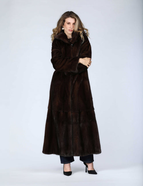 Cappotto in visone con cappuccio