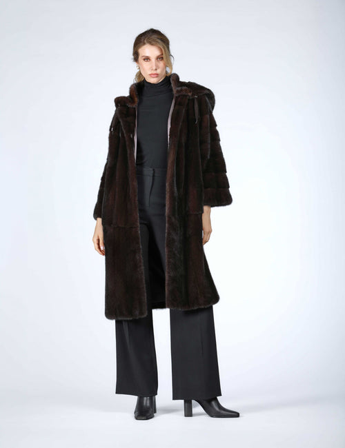 Cappotto in visone con cappuccio