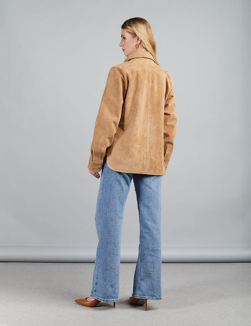 Camicia di camoscio con bottoni cammello 70 cm
