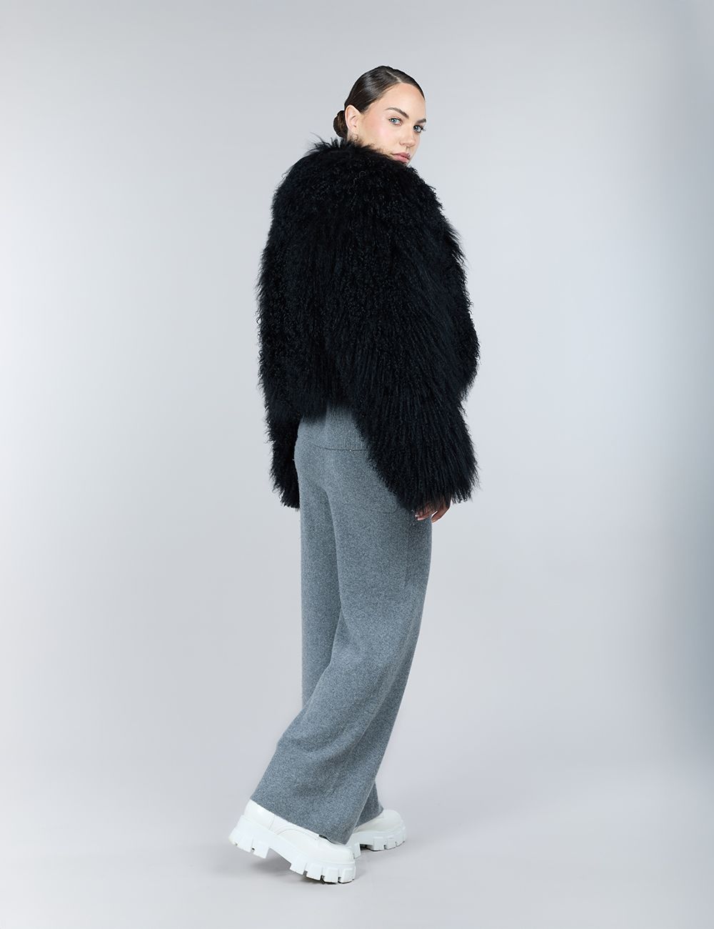 Bomber crop in pelliccia mongolia nero 45 cm