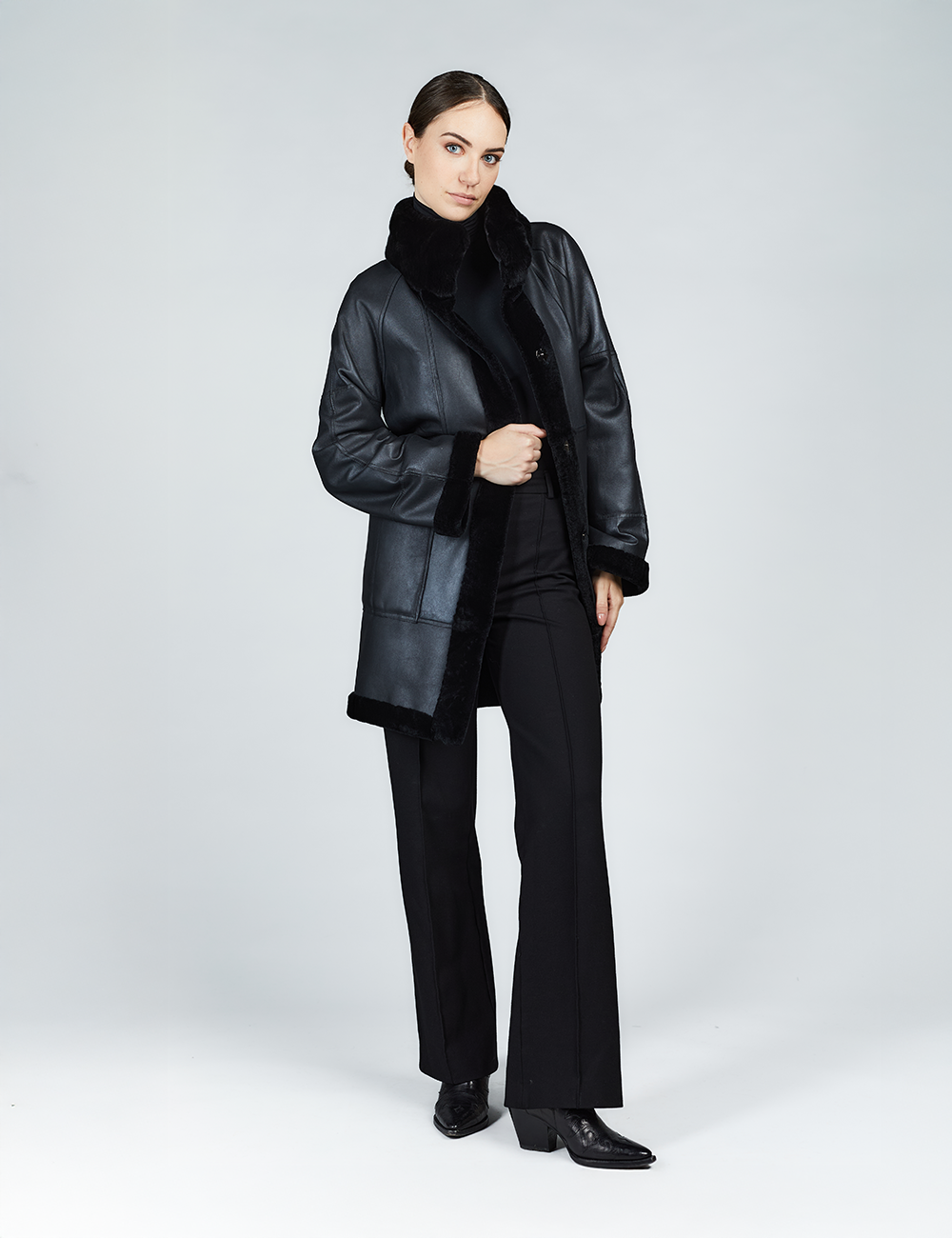 Cappotto in rex reversibile con collo alto nero 85 cm